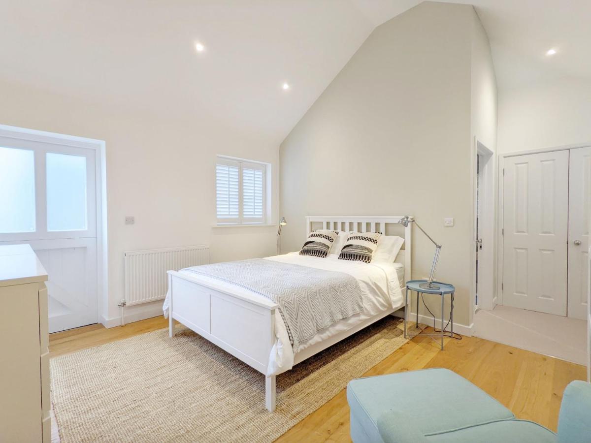 Little Maplewood, Tangmere Ngoại thất bức ảnh
