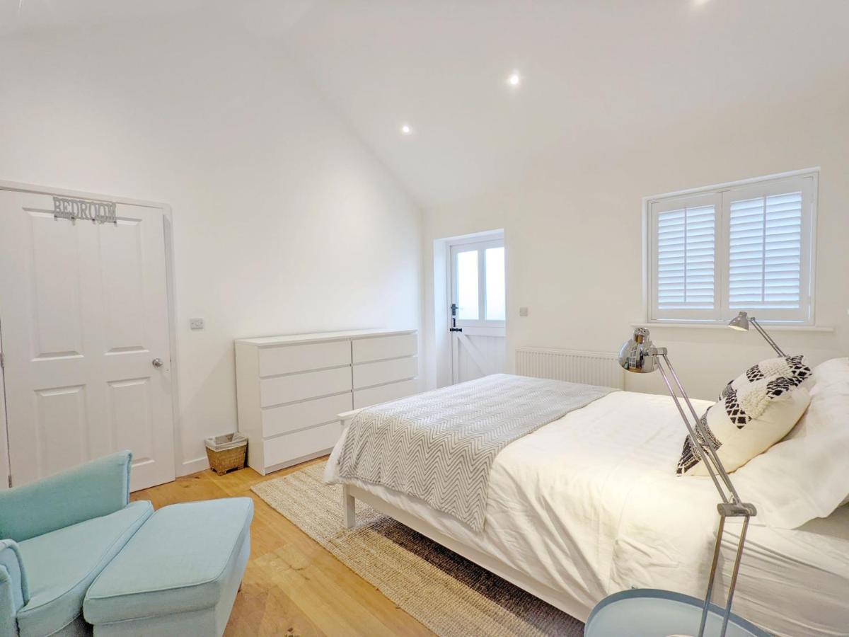 Little Maplewood, Tangmere Ngoại thất bức ảnh